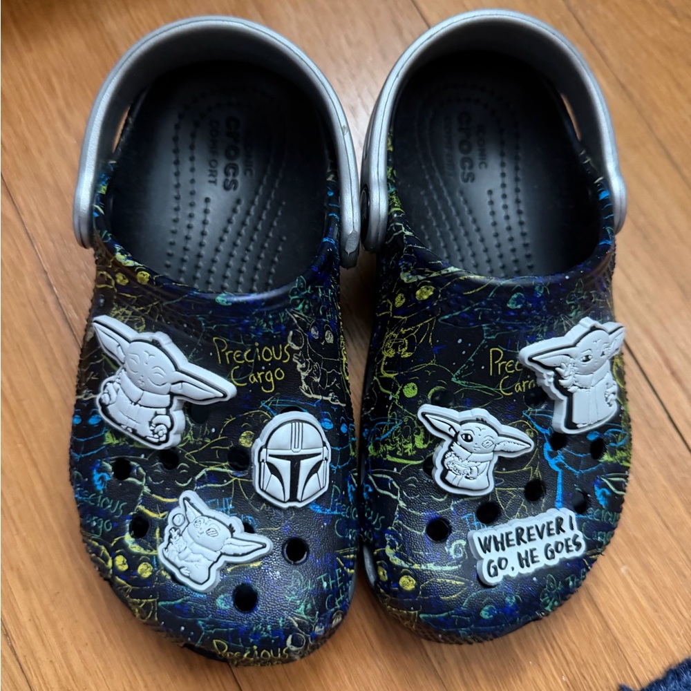 CROCS Kids' Mandalorian size 11
